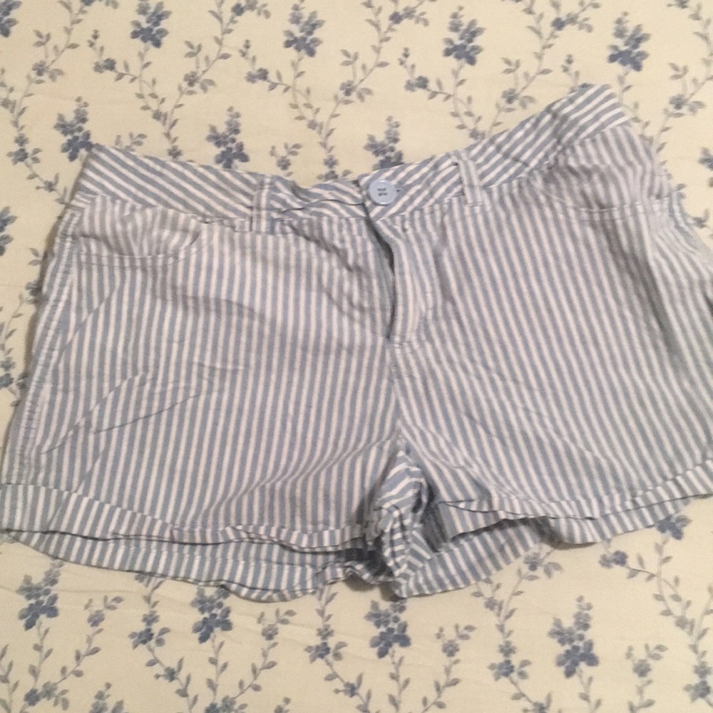 Blue striped summer shorts! (M)